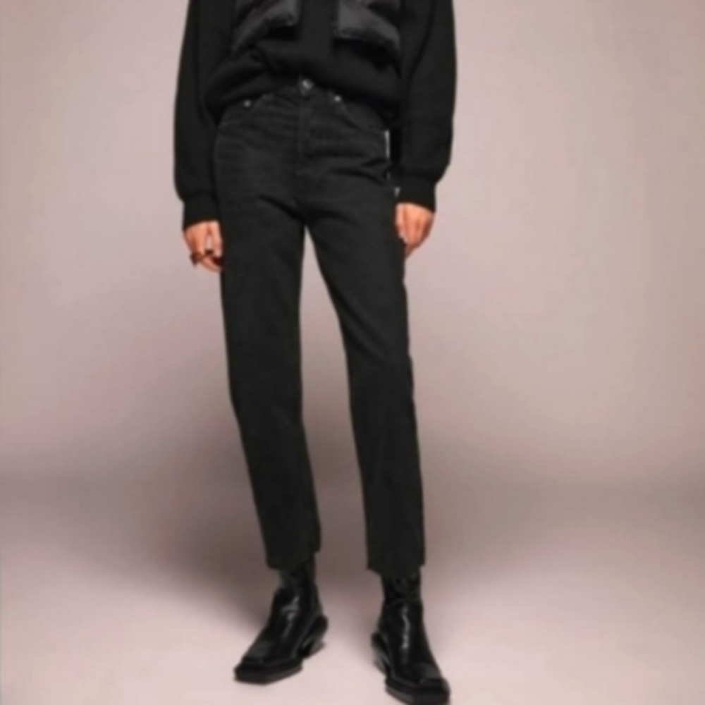 Zara vintage black cropped raw hem button fly high waisted jeans size 6